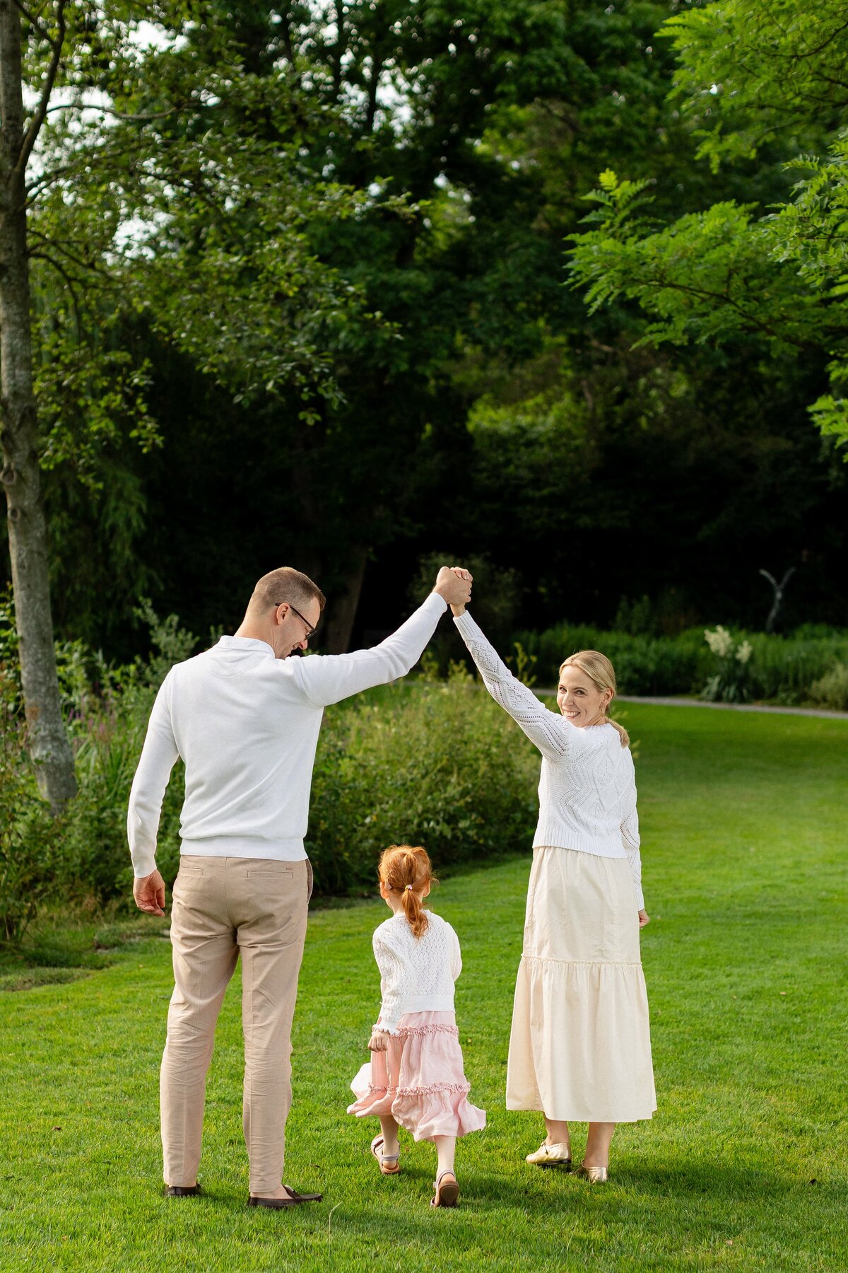 Familienfotos-Familienshooting-Familienfotograf-Zuerich-Park-im-Grünen-2025-124-1O3A0572