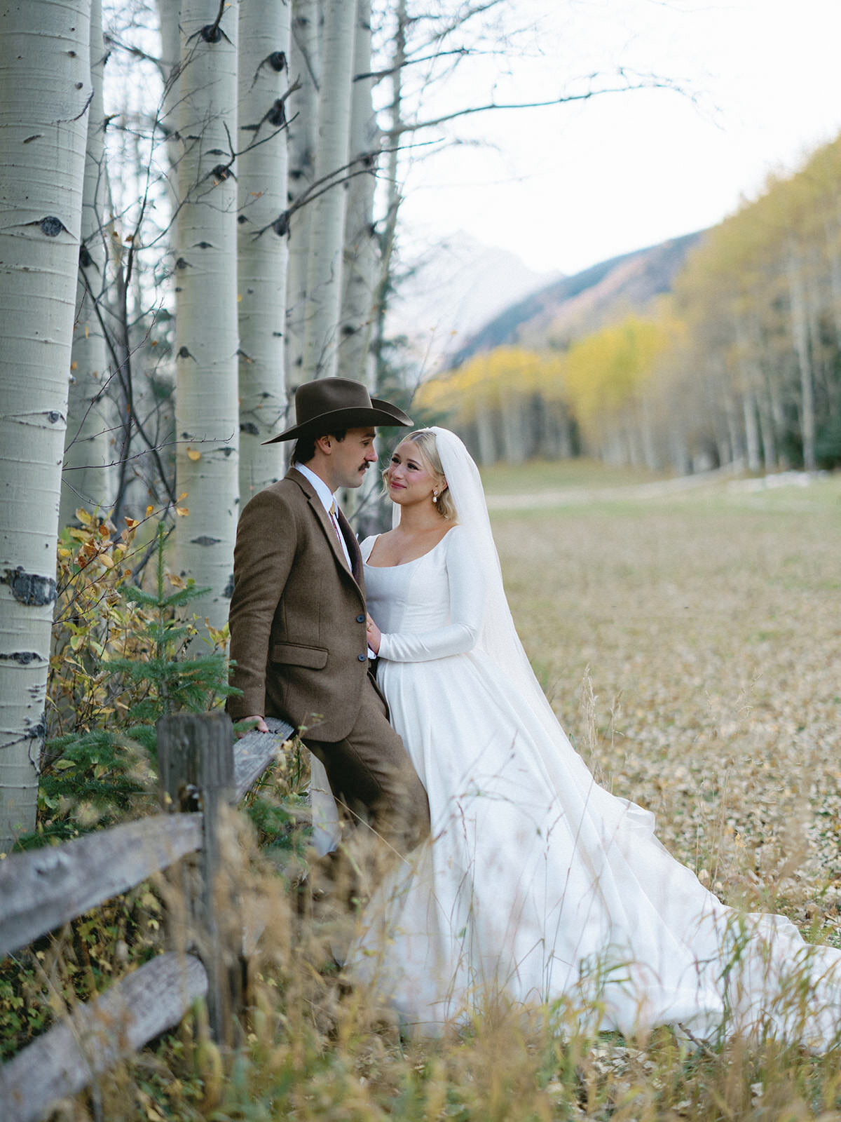 Aspen fall tented wedding at t lazy 7 ranch_RxL-94