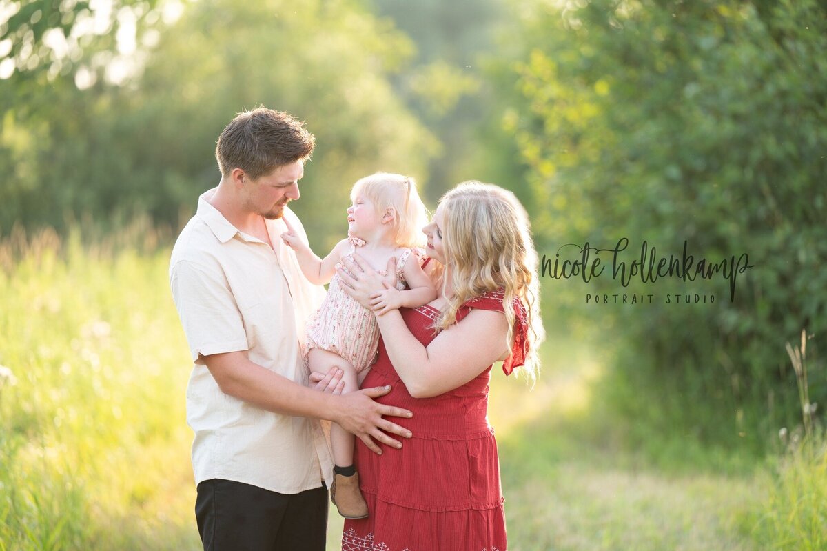 Minnesota's Best Maternity Photographers - Expertise.com