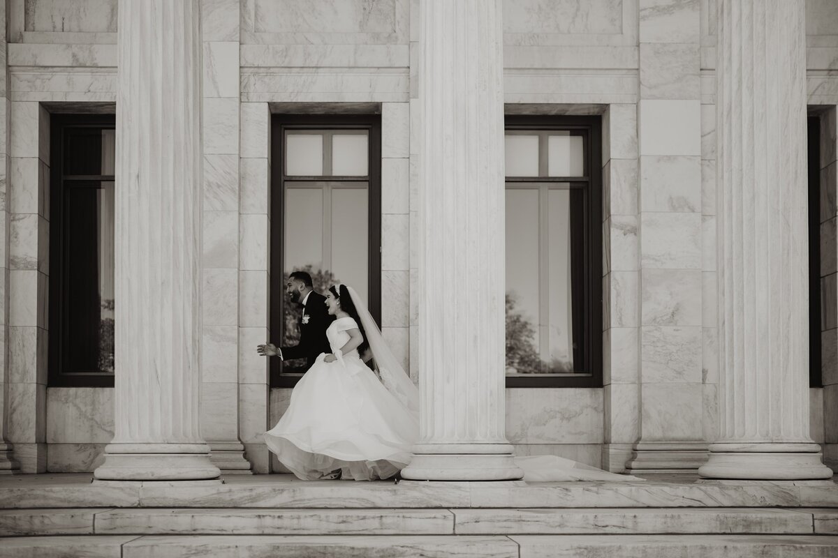 artistic-wedding-photos-toldeo-museum