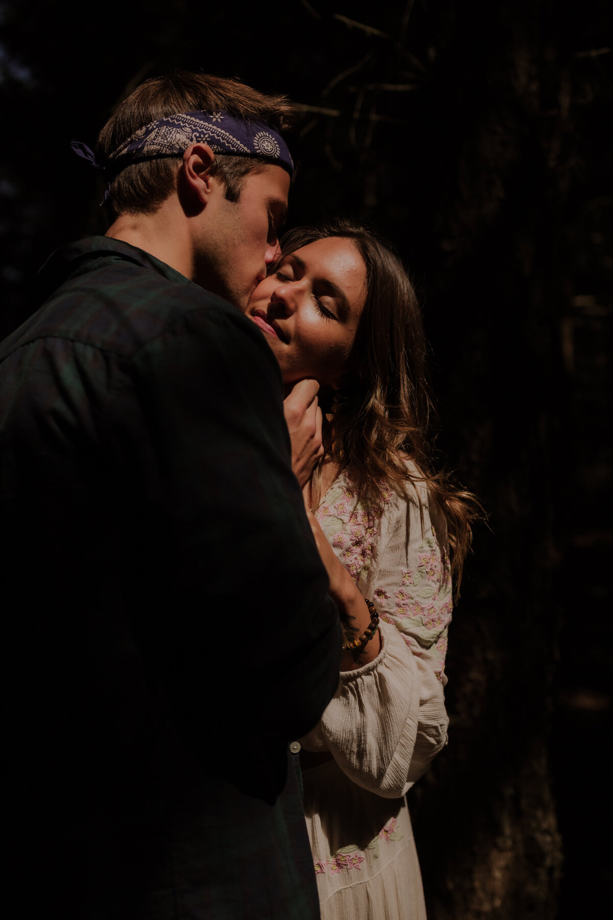 ally-and-nicholas-sunset-engagement-niagara-spring-golden-hour-10