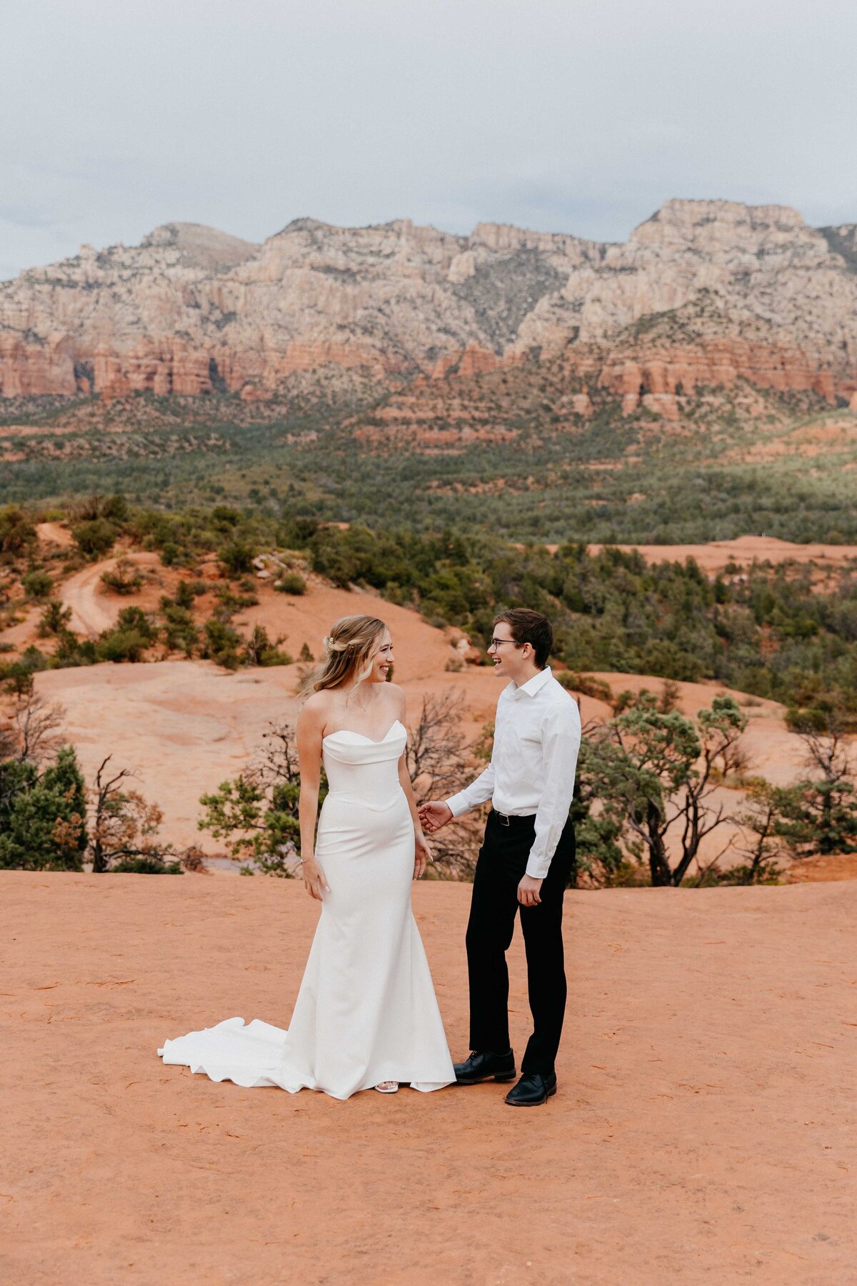 Sedona-Arizona-Desert-Elopement-Wedding-Photography_0004