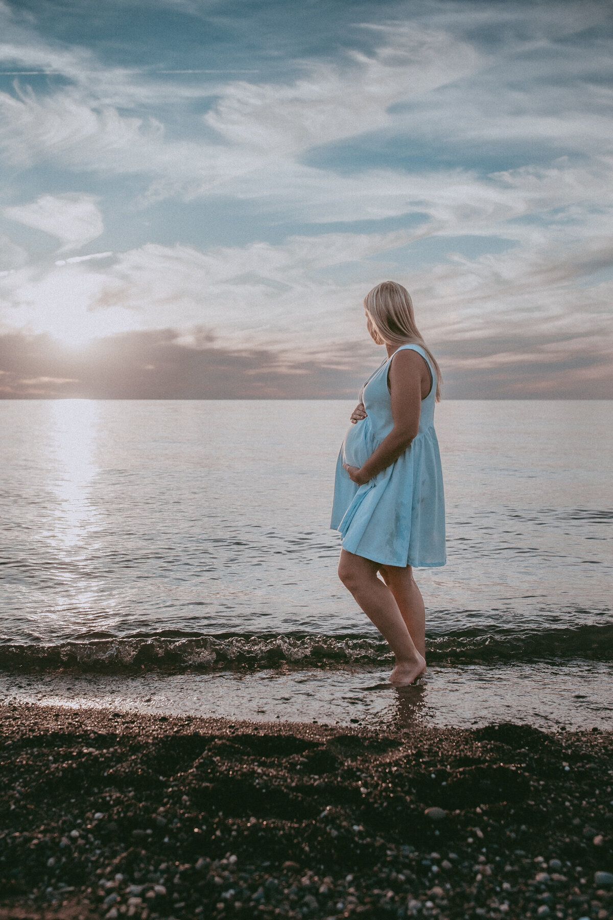 lake erie sunset pregnancy photoshoot