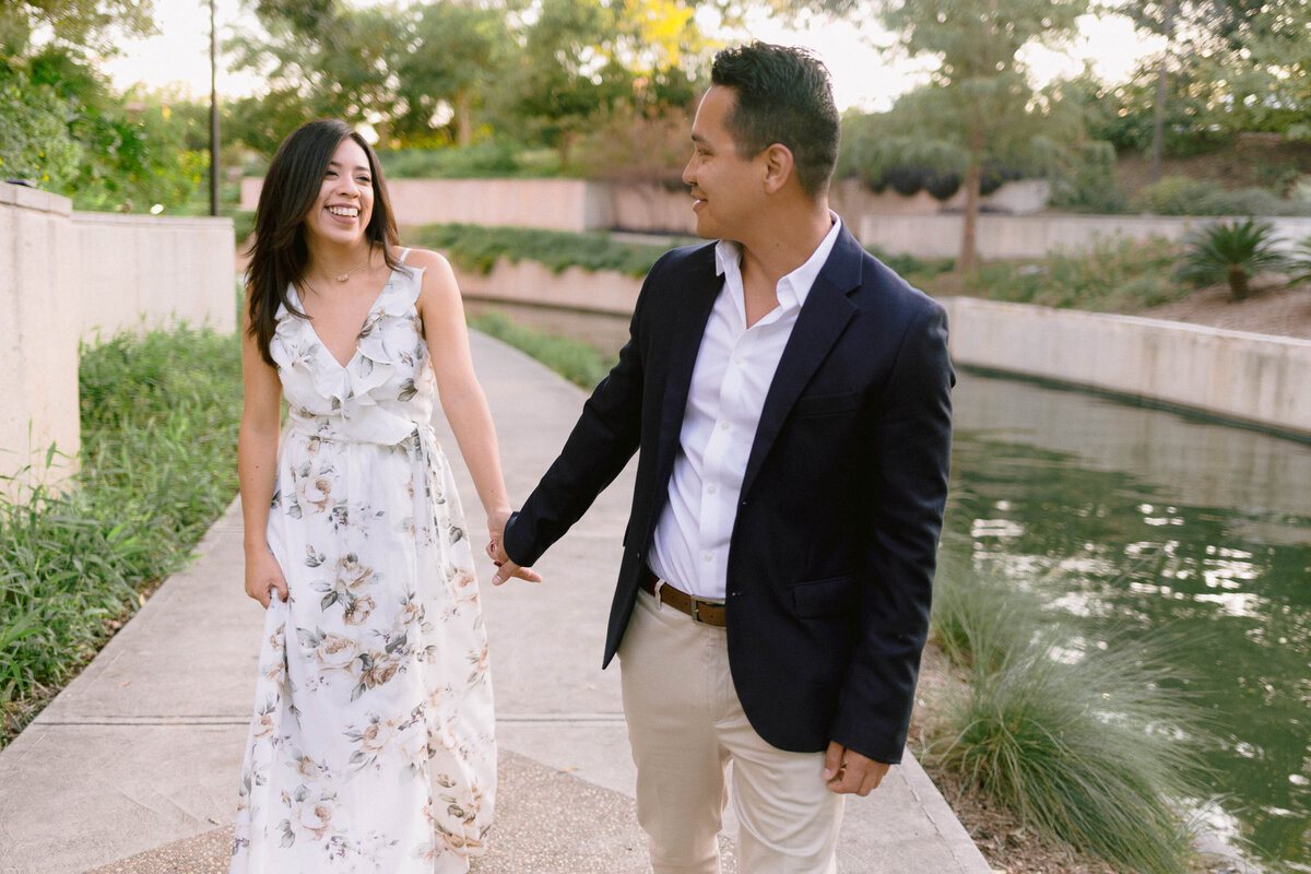 Texas-San-Antonio-Austin-Houston-Wedding-Photographer-Engagement-AR-Pearl-Brewery_0013