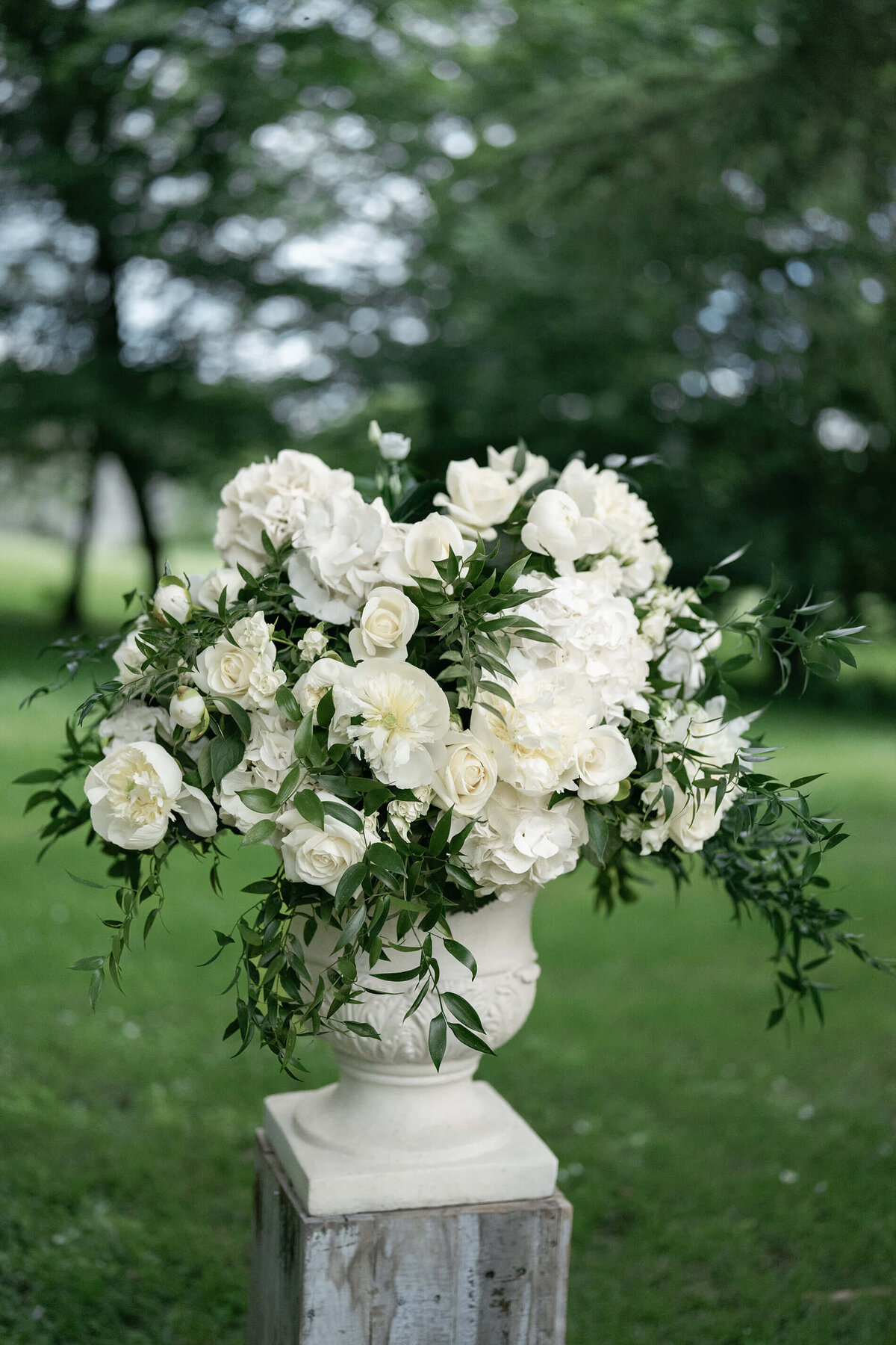 Wedding flowers at Chateau Naudou