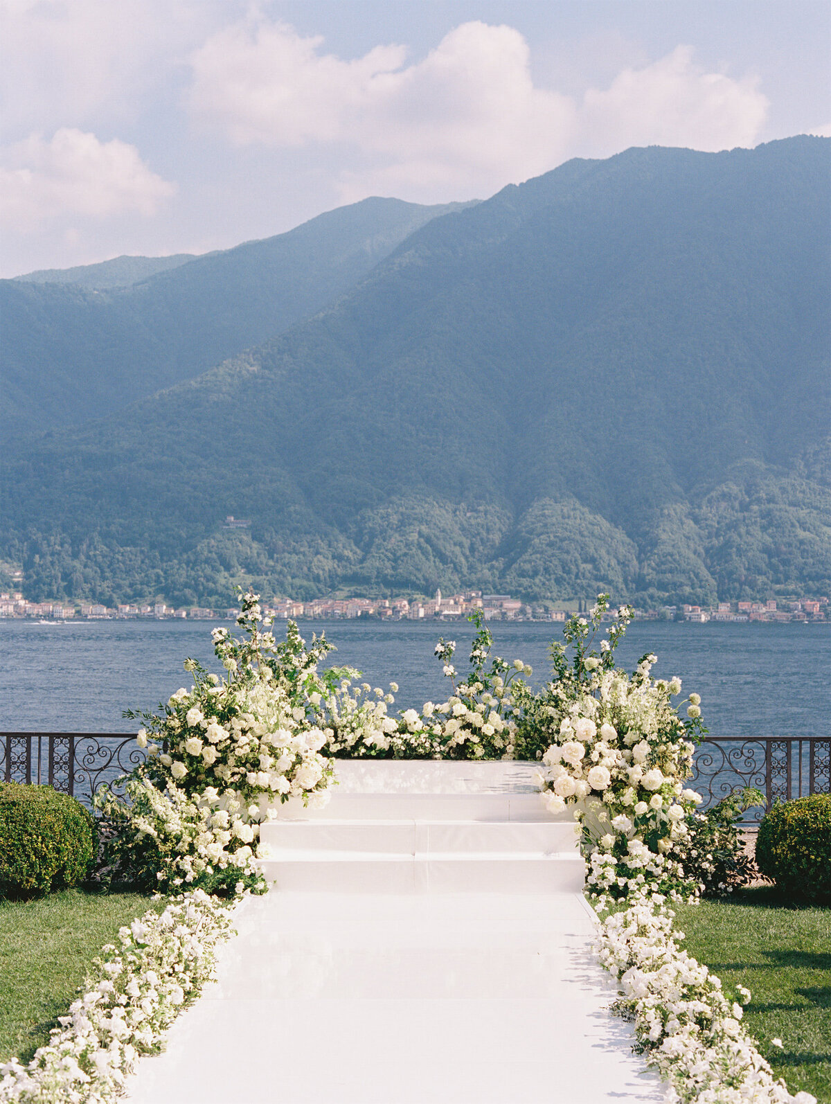 13-villa-balbiano-lake-como-wedding-max-owens-design
