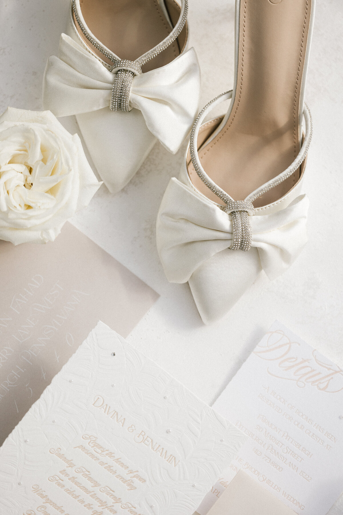 Monochromatic-Luxury-Wedding-Photography-Wintergarden-Pittsburgh-7540