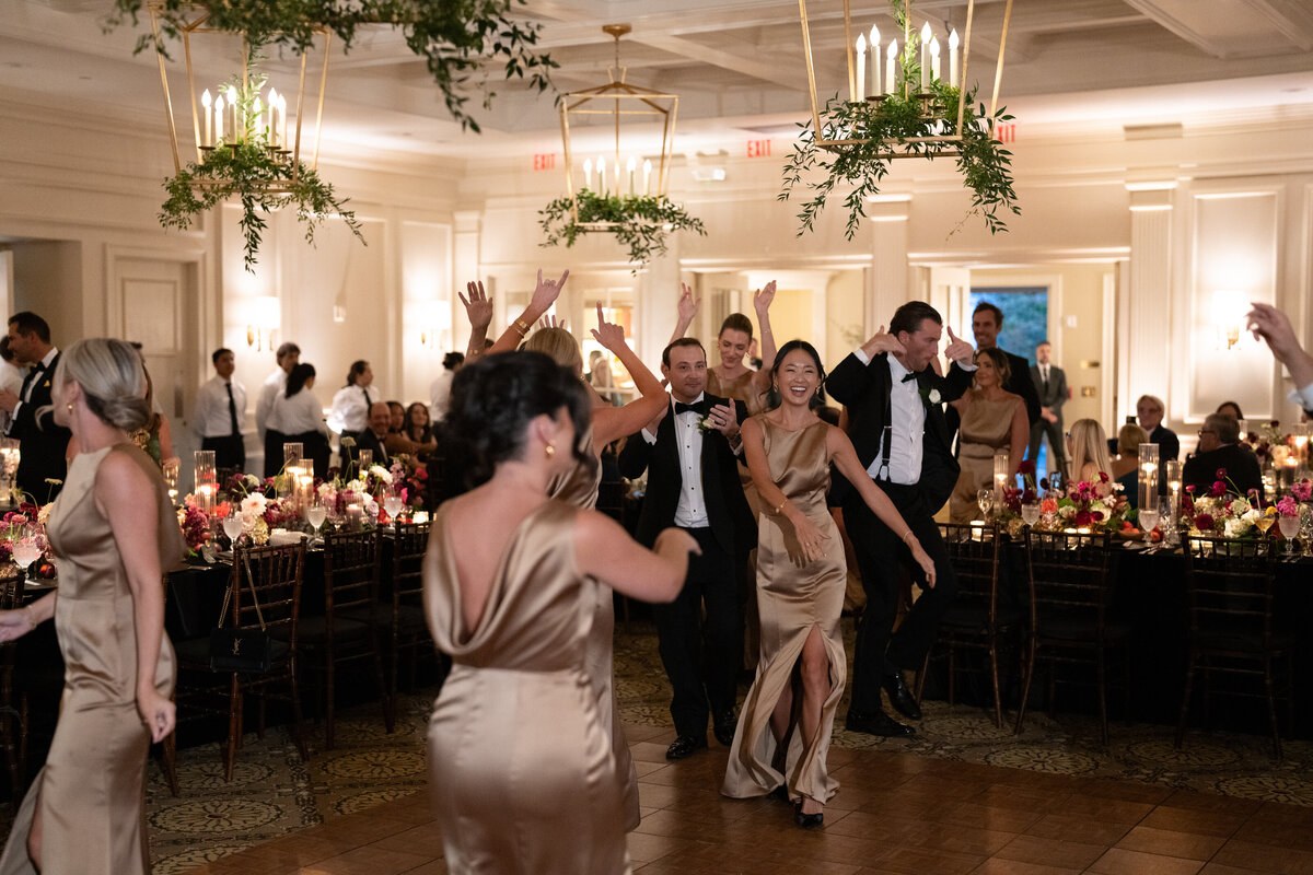 bridal-party-entrance-at-woodway-country-club