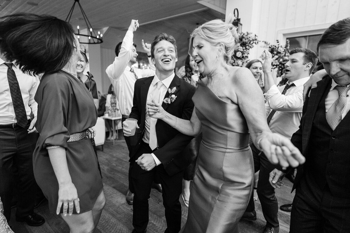 river-bottoms-ranch-september-fall-park-city-wedding-pepper-nix-2331-3449bw