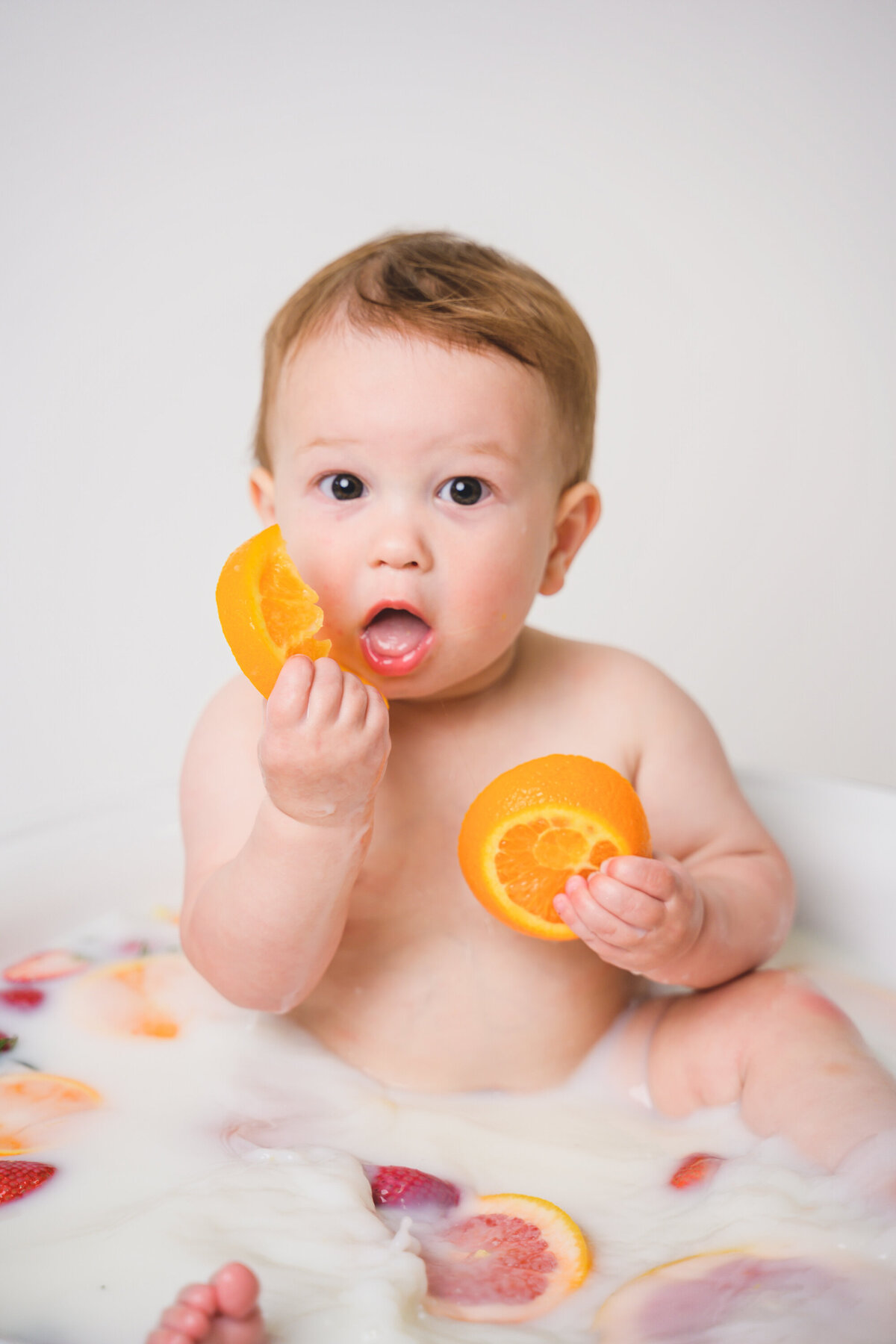 MiniAnna2023-MeganMullins-CharlieMilkBath_8943srgb-ev3000
