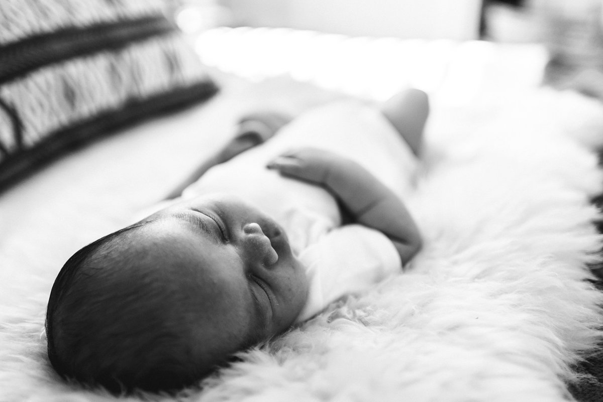 emotive-newborn-photographer-charlotte
