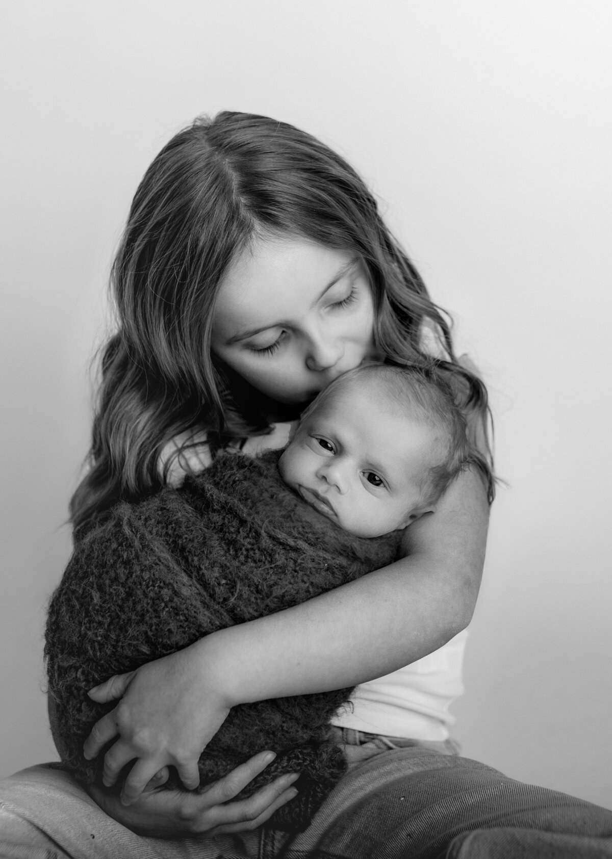 Siblings-newborn-studio-Hicksville