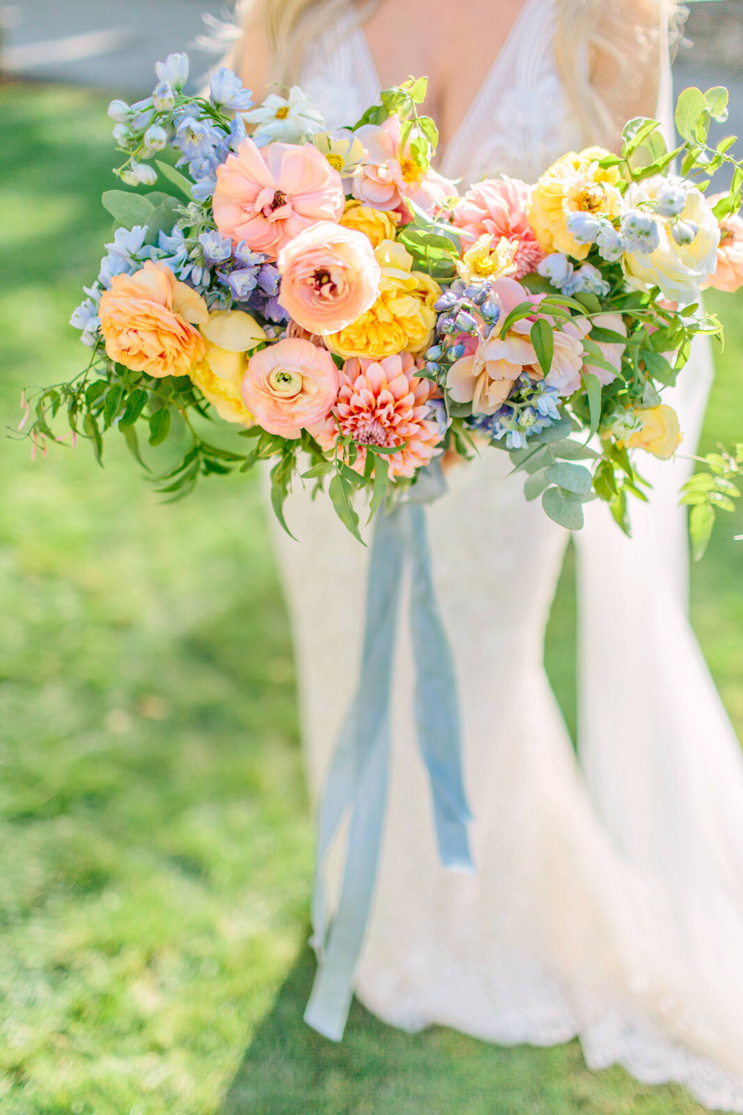 Kate-Murtaugh-Events-private-estate-tented-wedding-planner-blue-and-white-summer-floral-bouquet