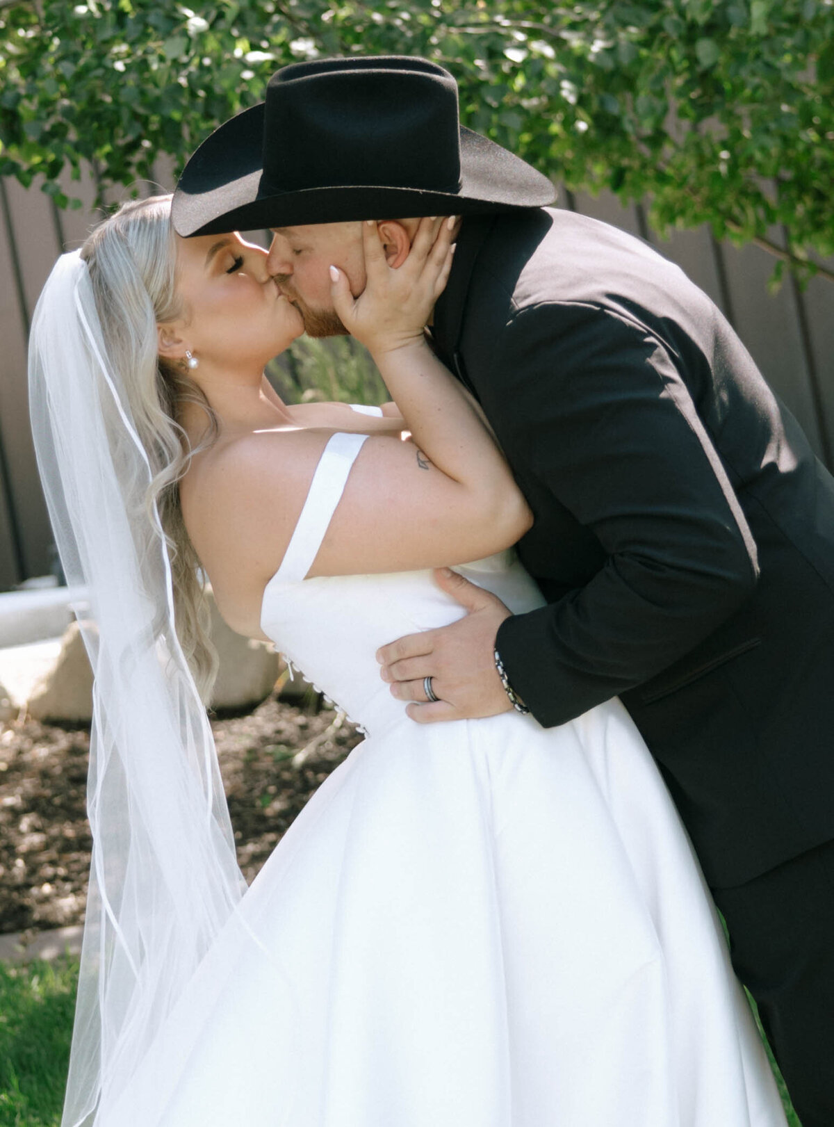 the-white-barn-in-emmett-idaho-wedding-krysta-timmons-photography-ceremony-274