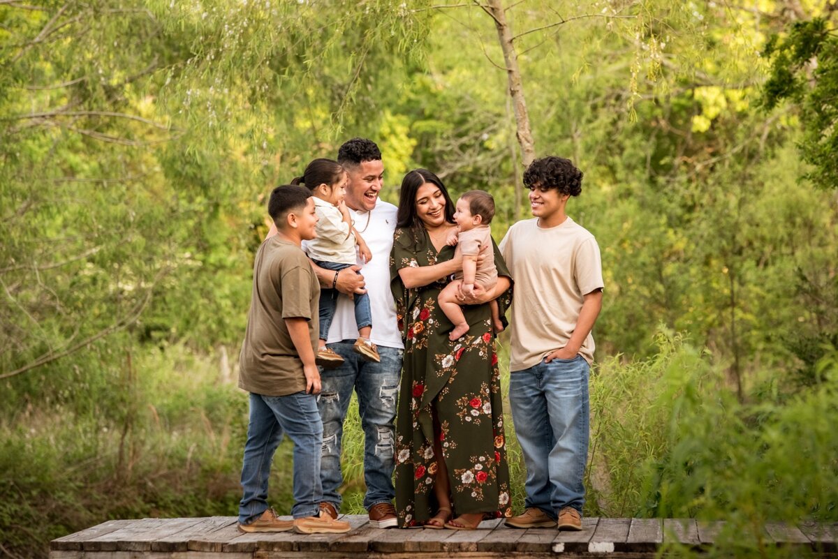 family photographer outdoor portraits in santa fe texas