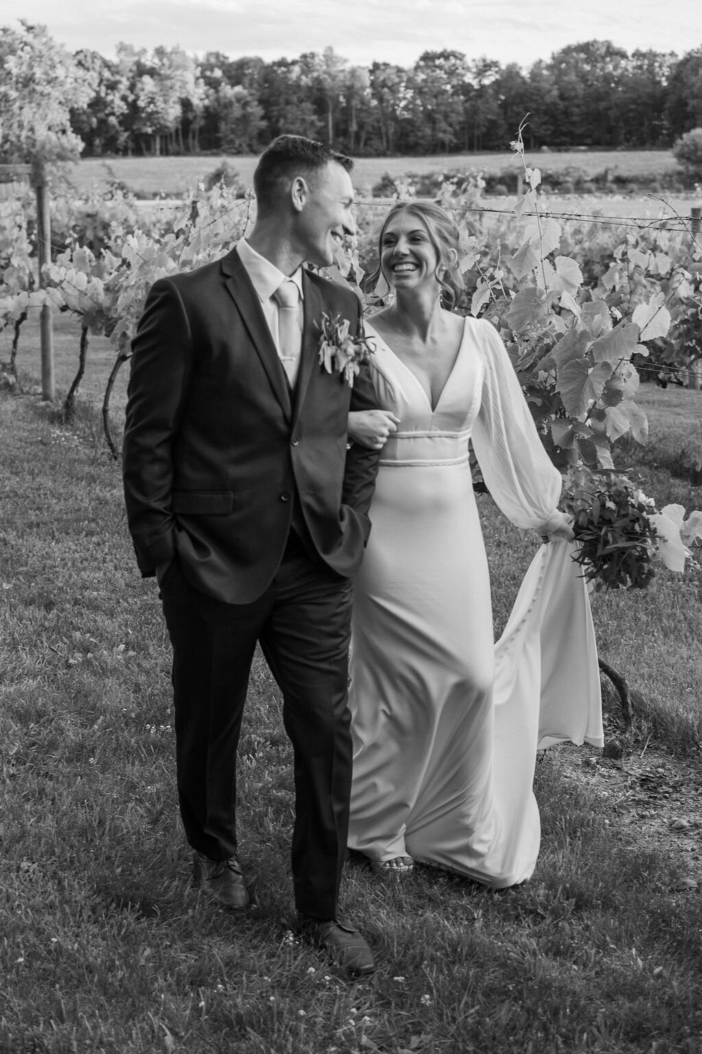 Michigan-Vineyard-Wedding (46)