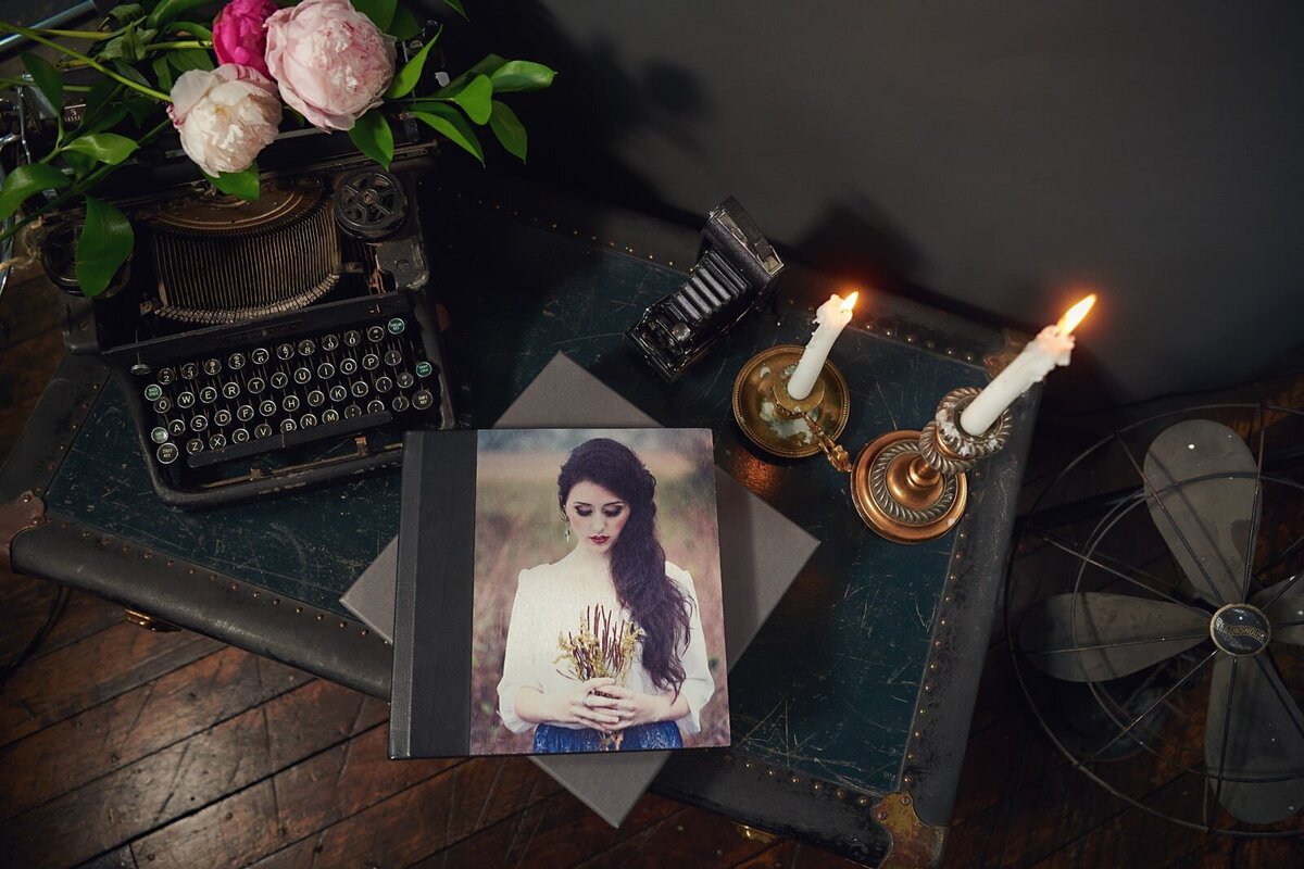 Vintage Desk with Photo Album-01