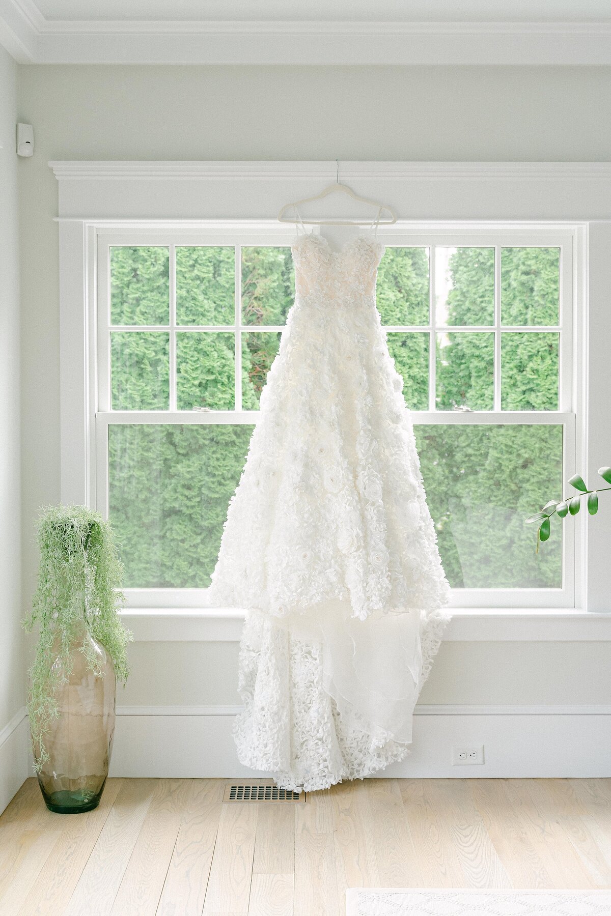 Ysa Makino bridal gown