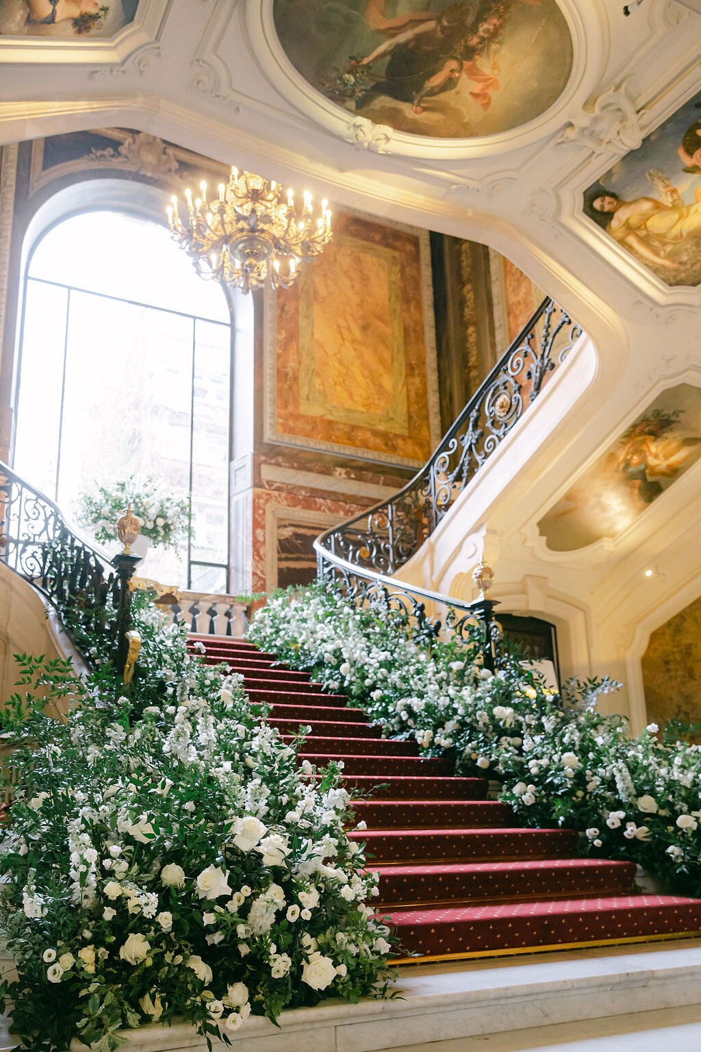 luxurious-wedding-floral-decoration-castle-style4