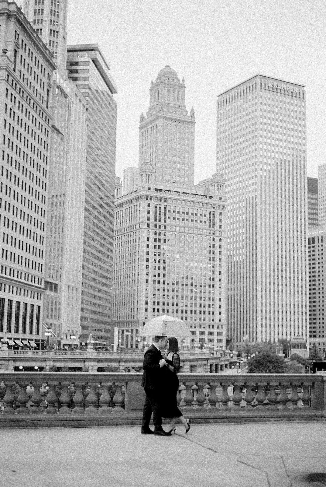 chicago-riverwalk-engagement-_062