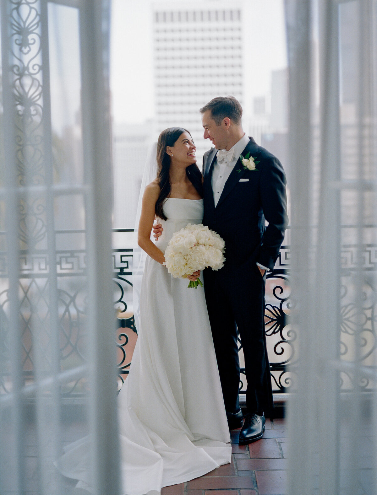 san francisco-flood-mansion-wedding-photography-catholic-wedding-classic-blackandwhite-churchwedding-wedding-thedejaureguis-113