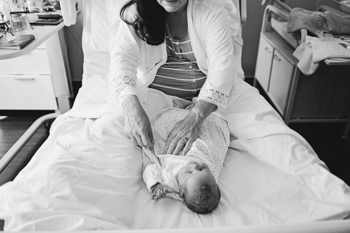 JessMorganPhotography_in_hospital_newborn_123