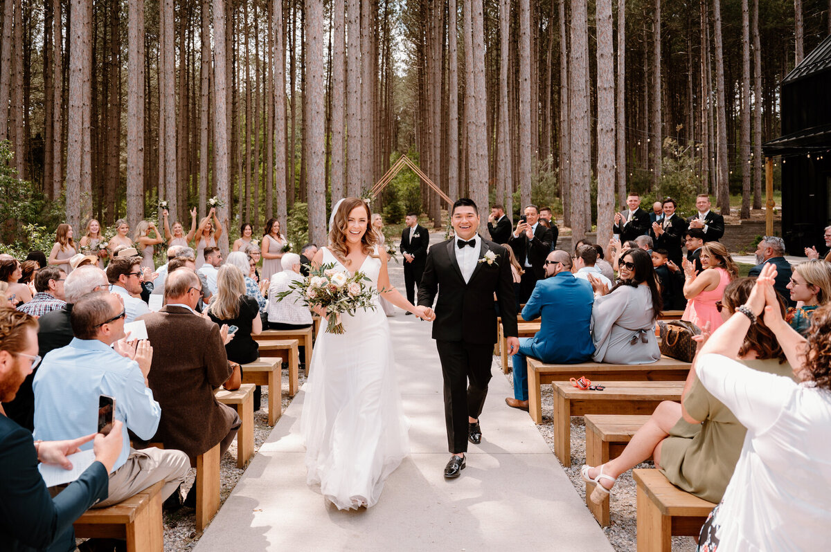 pinewood-wedding-cambridge-minnesota-julianna-mb-photography-43