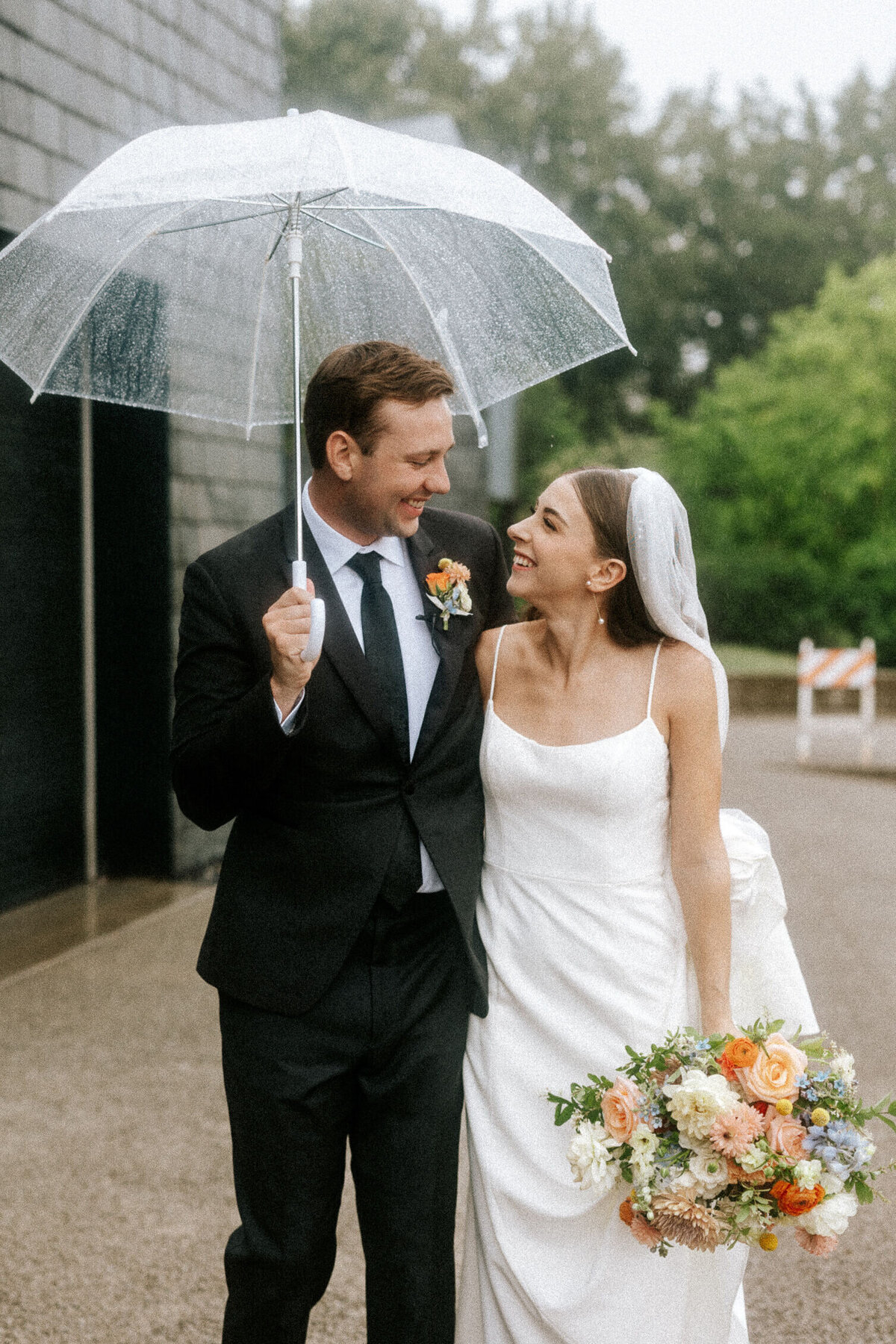 Sarabande_Chicago_Wedding_Colorful_Pink_Terra_Cotta_Rainy_Day-09