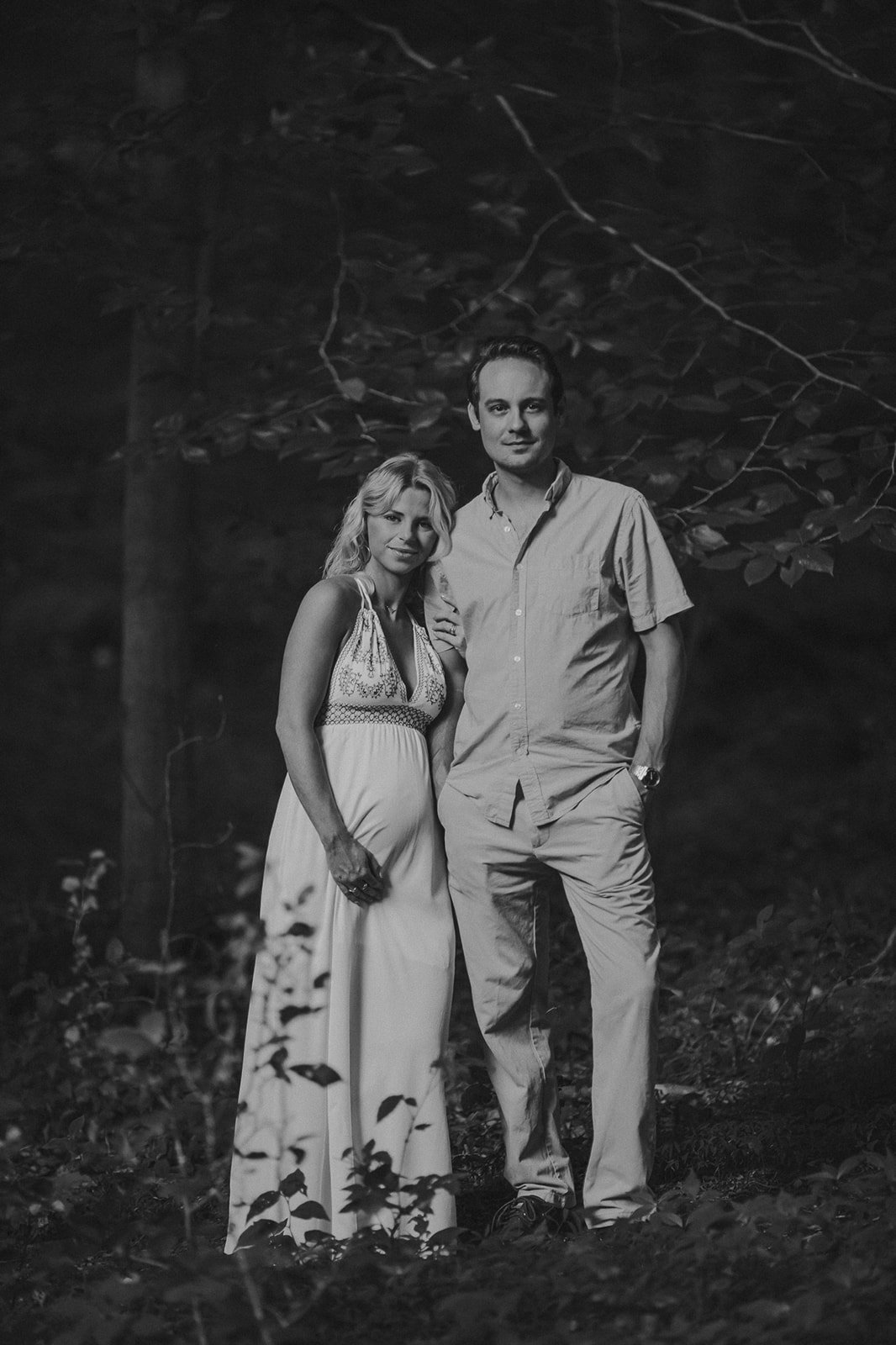 20_Maryland-Summer-Boho-White-Dress-Maternity-Couple-Woods