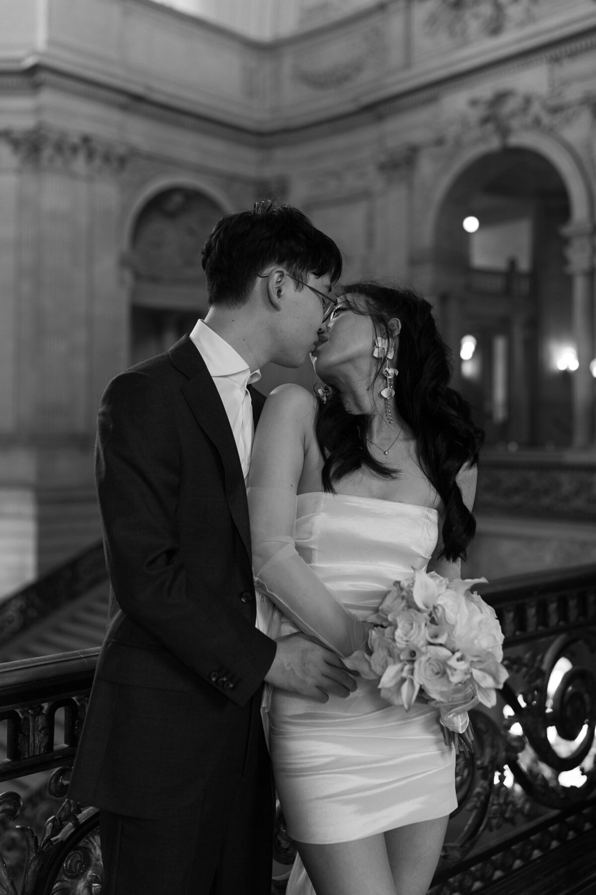 Joyce Li Photography Destination Wedding Elopement Engagement Lifestyle Portrait Photographer West Coast Seattle Washington California sfcityhallelopement-50