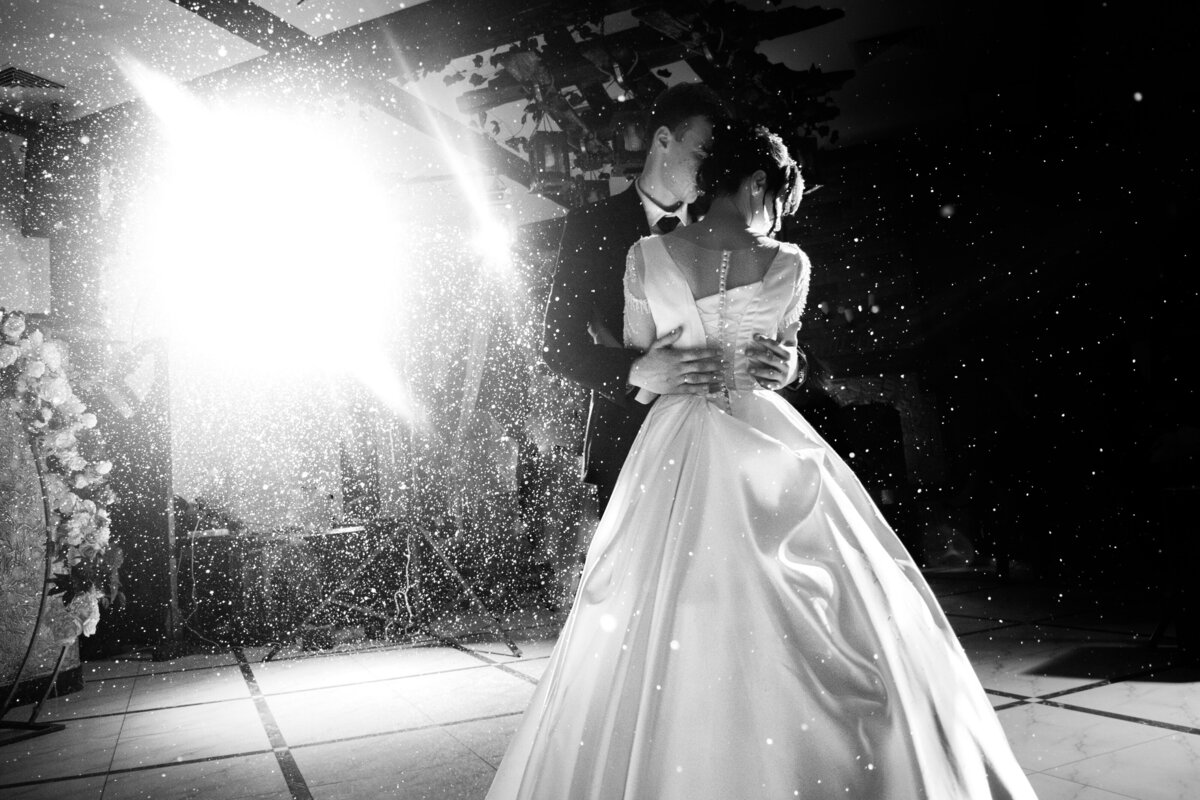 Bride and Groom Light