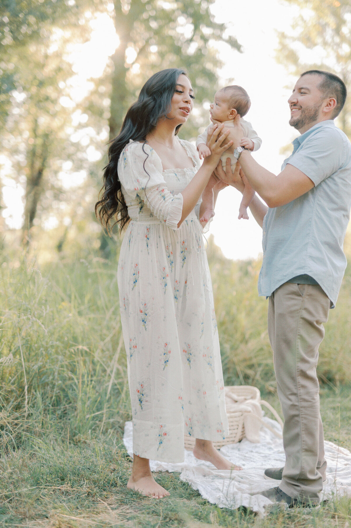 Seattle-newborn-photographer-outdoor-newborn-session-19