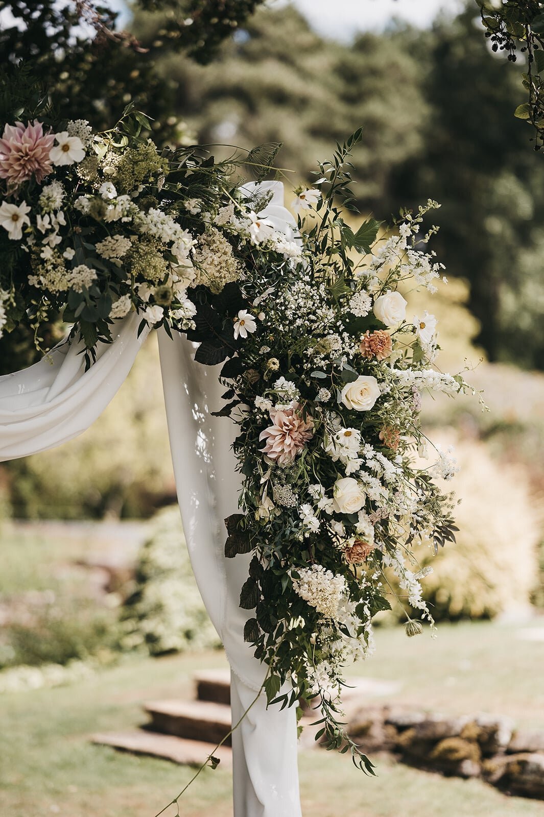 ISSY-AND-BELLA-WEDDING-FLORIST-HEREFORDSHIRE9