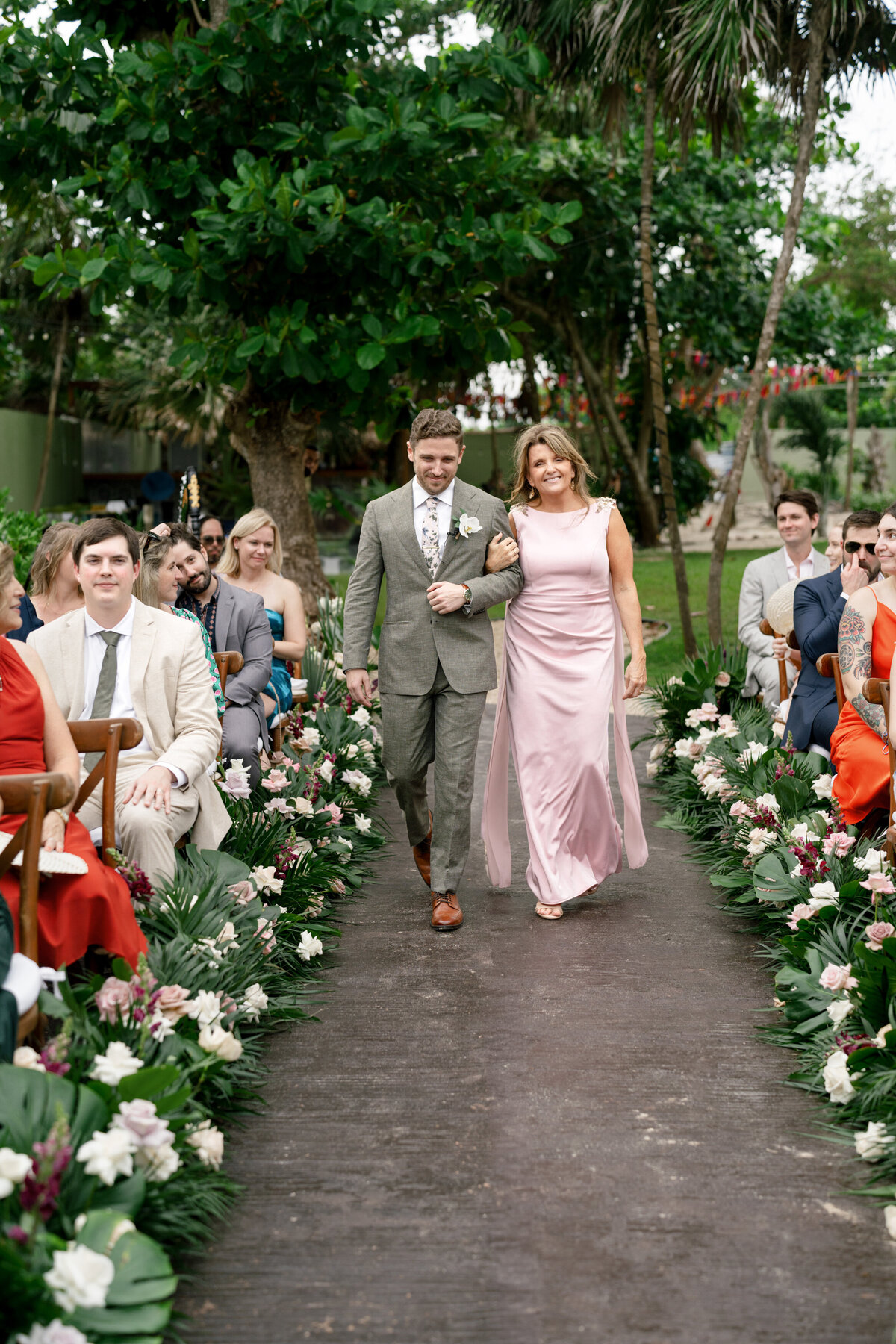 Berlez-Aspen-Avenue-Chicago-Wedding-Photographer-Grace-and-Ivory-Wedicity-Mexico-Editorial-Luxury-Tropical-Aveil-Brides-Designer-177