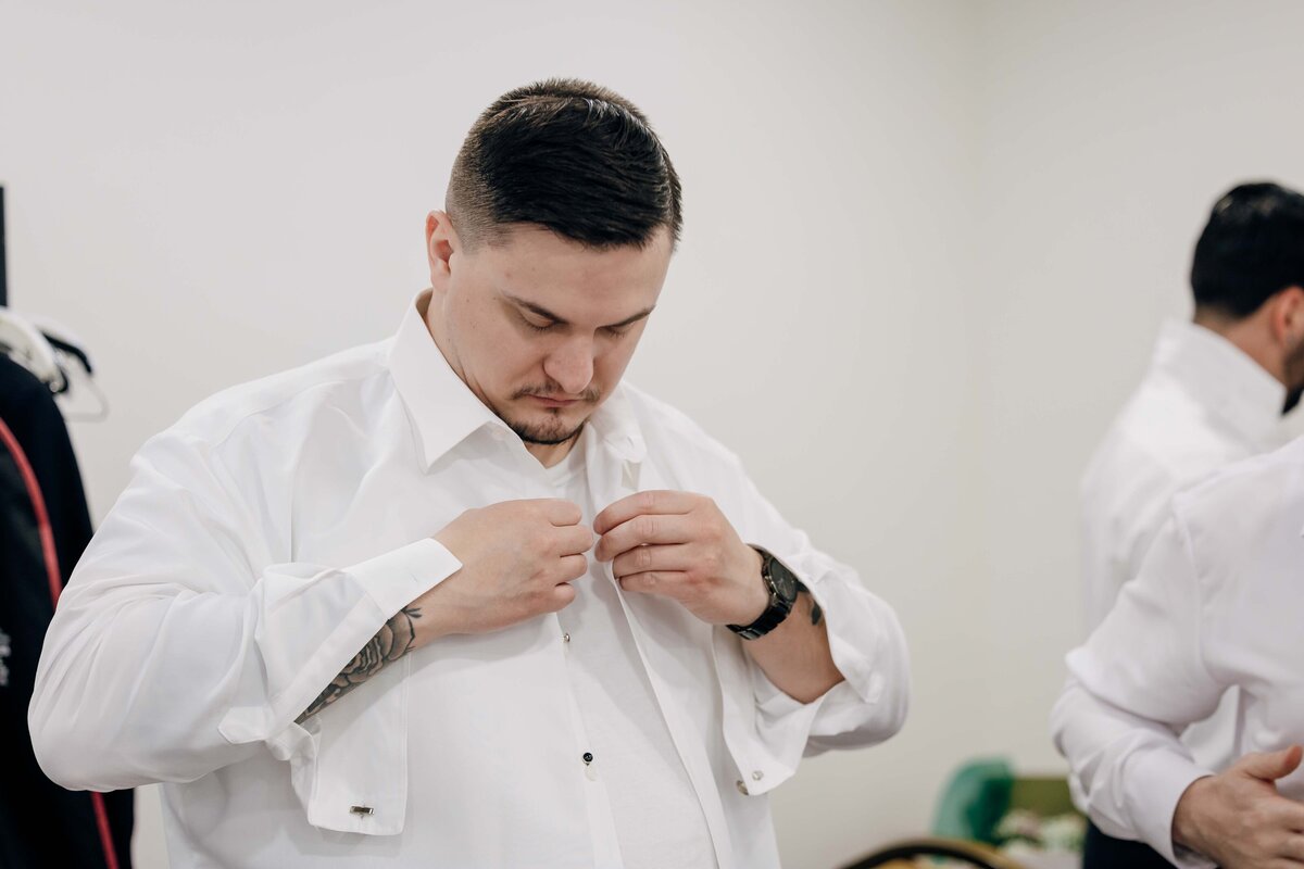 Groom-5 (2024-06-21T02_02_24.217)
