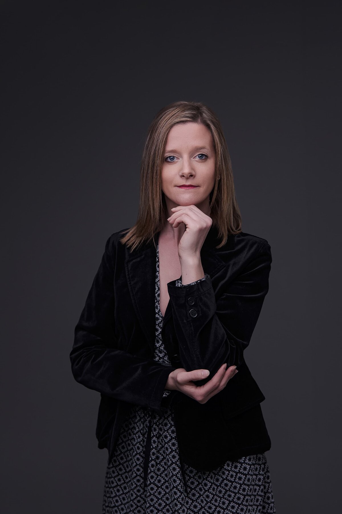 portrait professionnel pour femme en studio à Tours