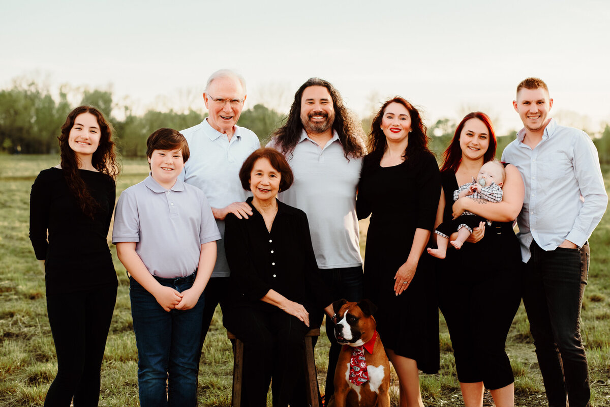 NWA family photographer, Northwest Arkansas best family photography, family portraits near me, professional family photos, family photography packages