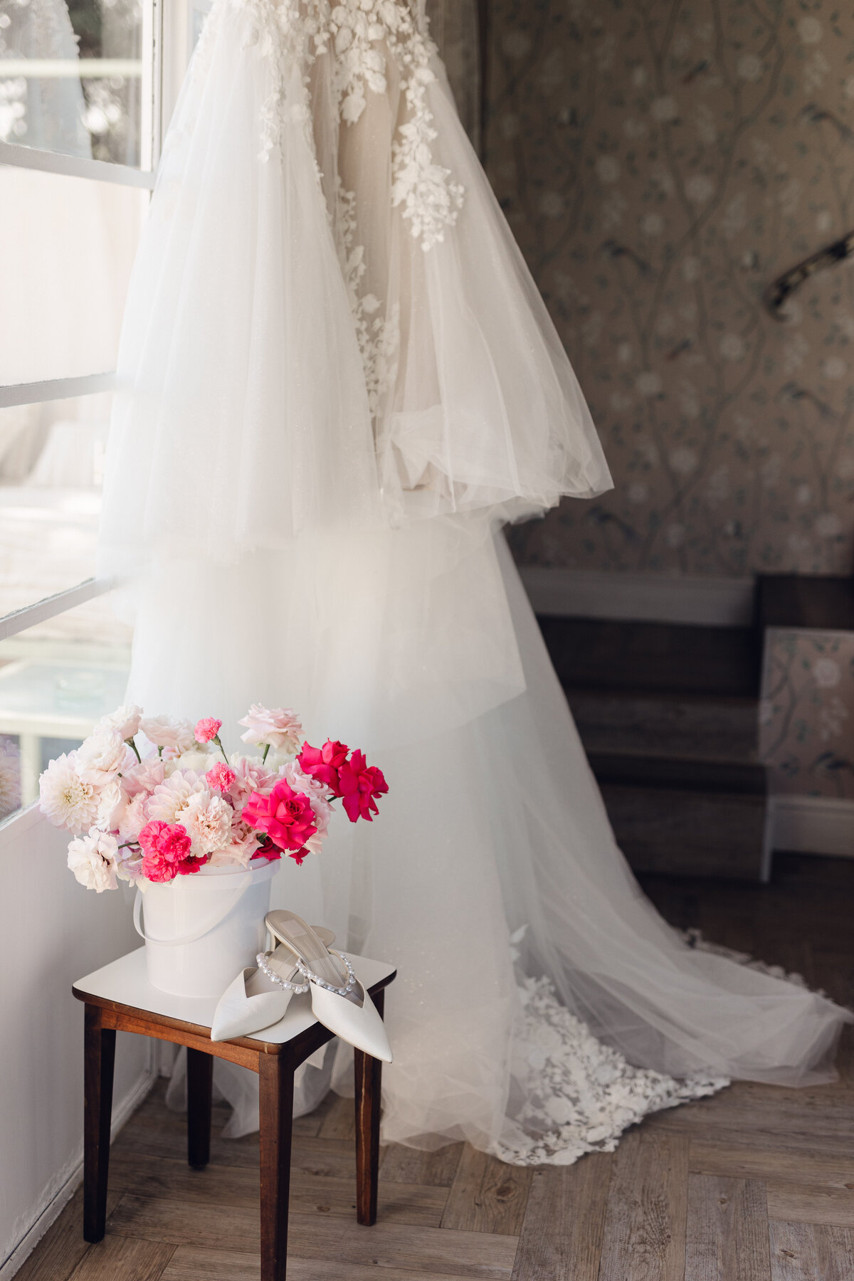 ellie-getting-ready-5045