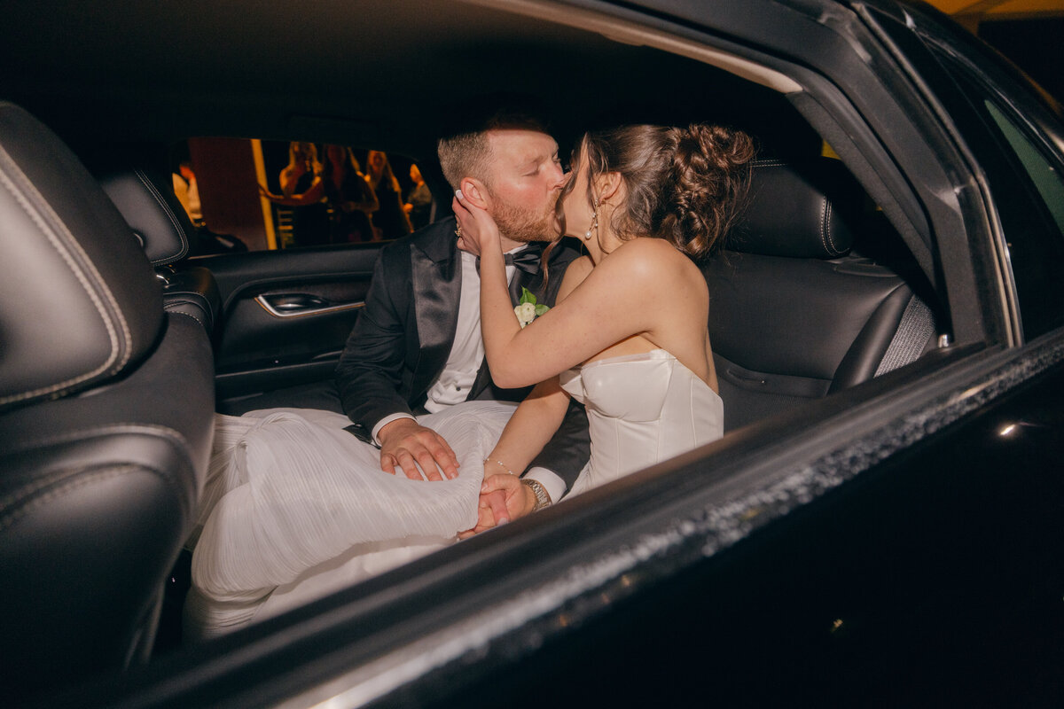 Crystal-Bridges-wedding-2025-0010