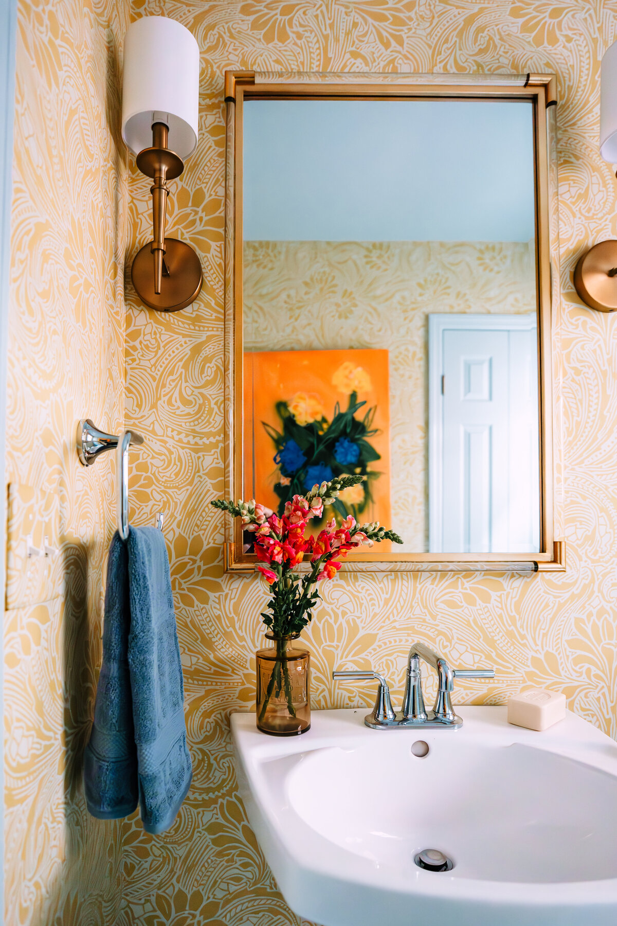 powder-bathroom-cincinnati-interior-designer