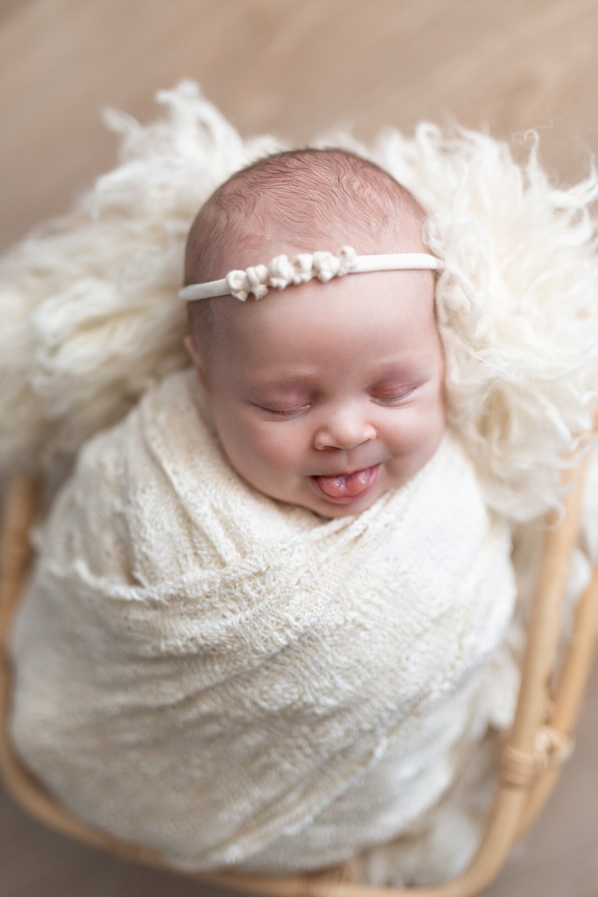 Ella-hackleton-newborn-baby-photographer-02