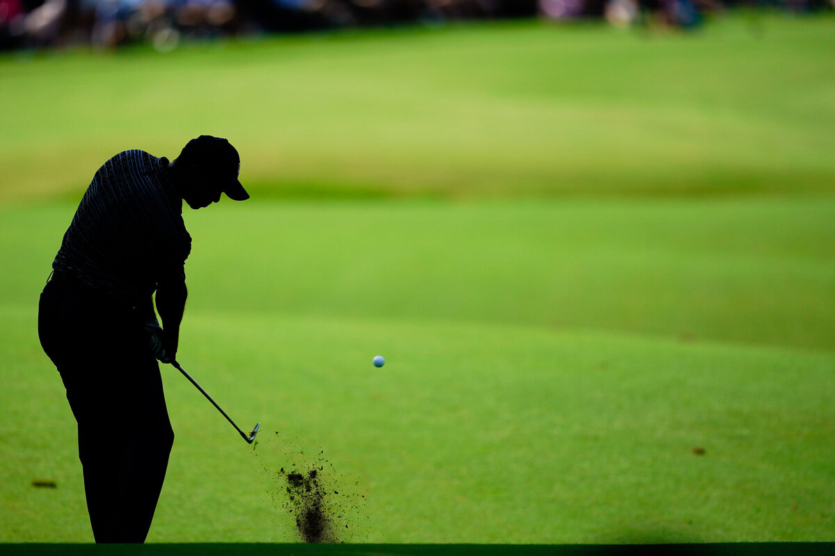 kansas-city-sports-photography-0115-golfer-hitting-shot-on-course