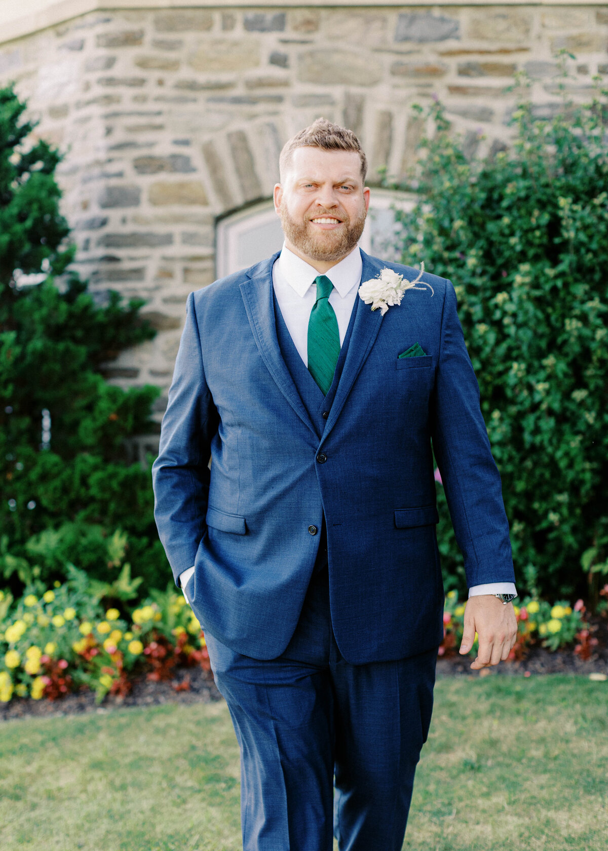 Huntingdon-Valley-Country-Club-Wedding-Bride-Groom-Photos_044