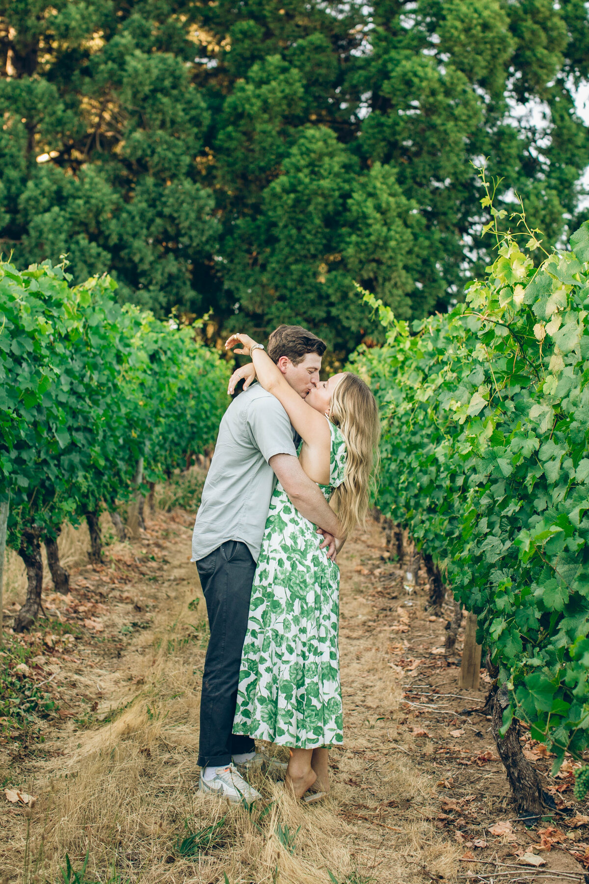 the-allison-inn-spa-proposal-wedding-engagement-photos-12