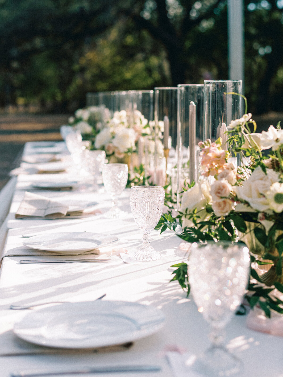 Shelby Day Photography is a wedding film photographer based in Houston & Austin, Texas. Her style is true to life, authentic, and joyful. Through her personalized approach, she effortlessly captures the real and raw emotions of your special day.