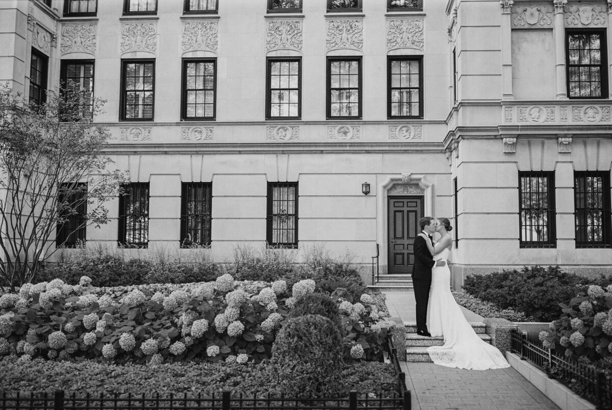 st-james-chapel-wedding-chicago-35