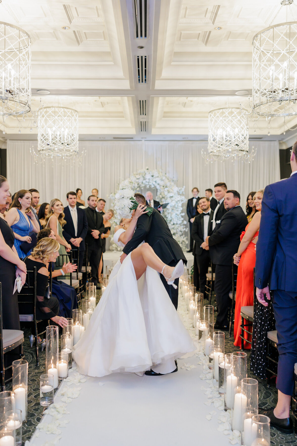 Lexi Benjamin Photography_Waldorf Astoria Chicago Wedding_09.21.24-181
