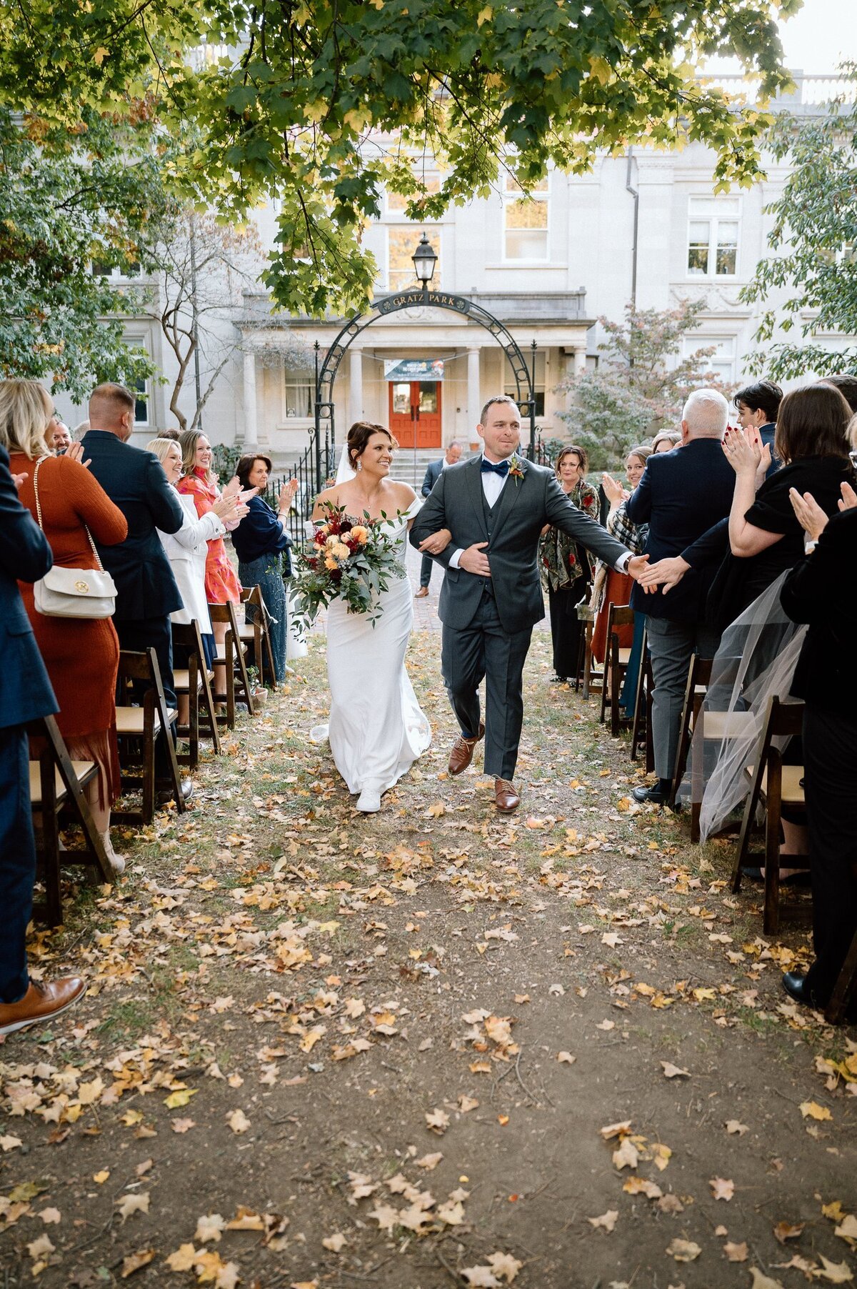 wedding-photographer-lexington-ky-bride-groom-gratz-park
