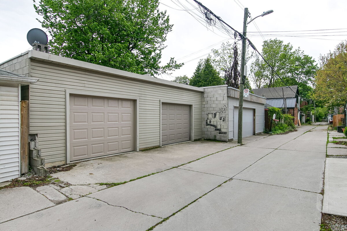 44-web-or-mls-75_002_Garage
