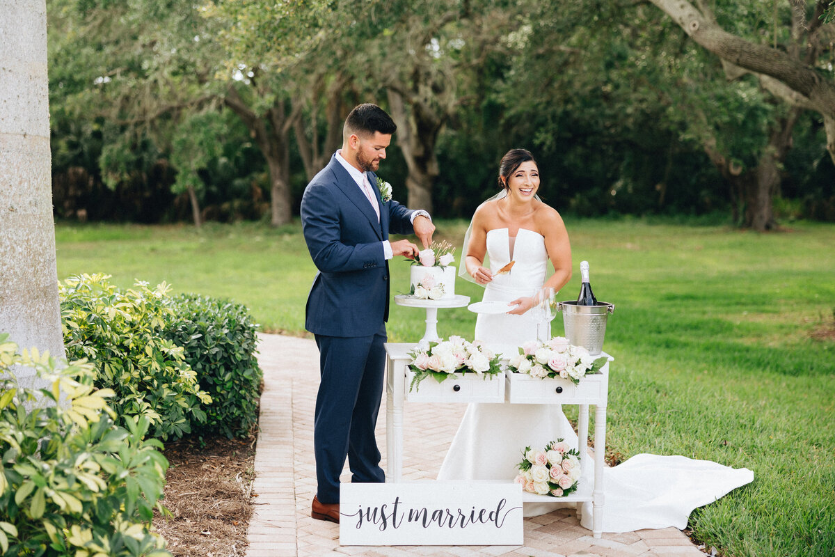 miranda-rose-photo-harborside-chapel-intimate-wedding-chantilly-chic-5